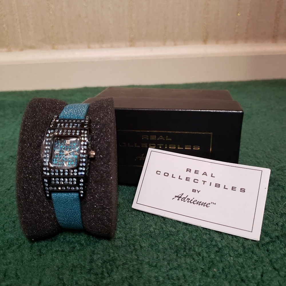 BRAND NEW "ADRIENNE VITTADINI" WATCH